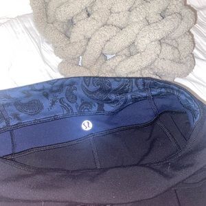 Lululemon Groove pants size 6 black